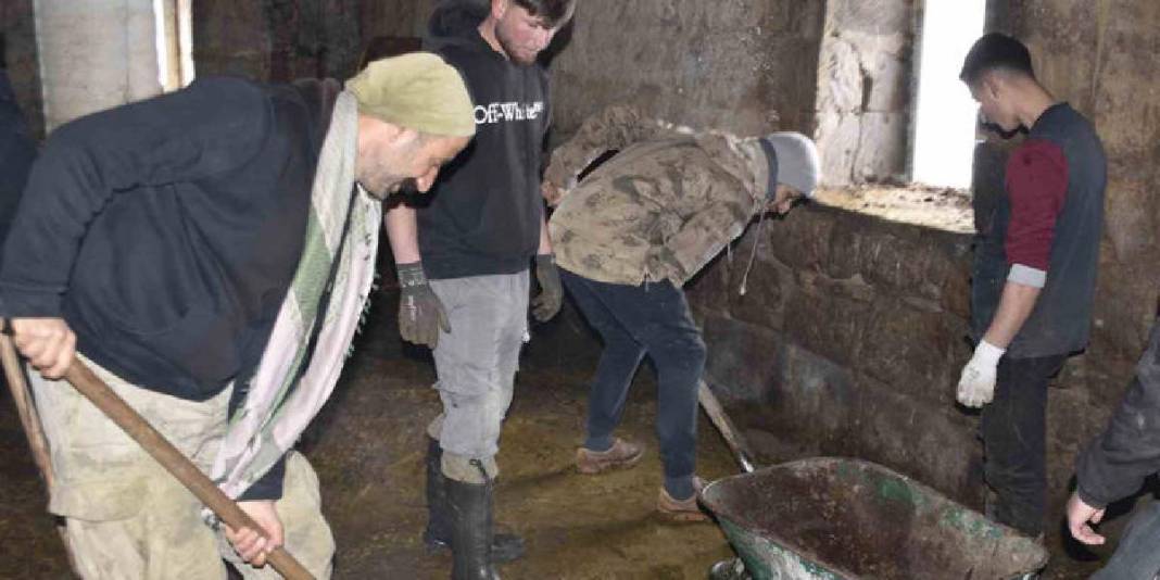 Biri bitmeden diğeri için telaş başladı: Zorlu şartlarda gelecek kış hazırlığı 4